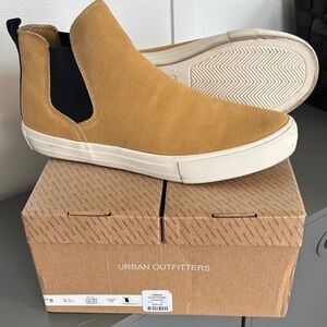 Men’s Urban Outfitters Camel High-Top Sneakers
